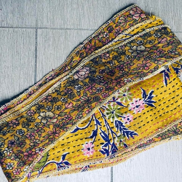 Material from Vintage silk kimono made into belt/head wrap - Picture 1 of 1